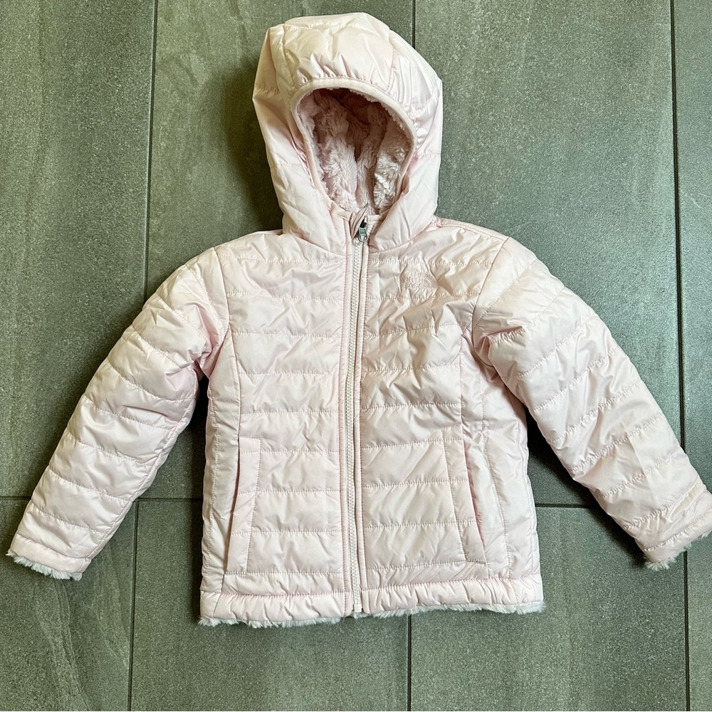 The North Face Kids Mossbud Swirl Reversible
Water Repellent Jacket 4T